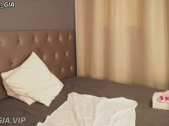 Nikki-Gia live cam on BongaCams