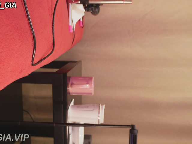 Nikki-Gia live cam on BongaCams