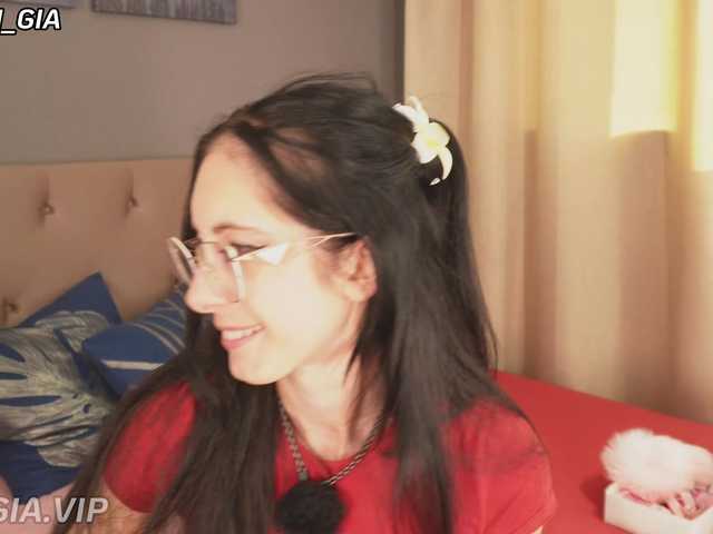 Nikki-Gia live cam on BongaCams