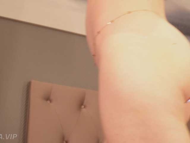 Nikki-Gia's BongaCams show and profile