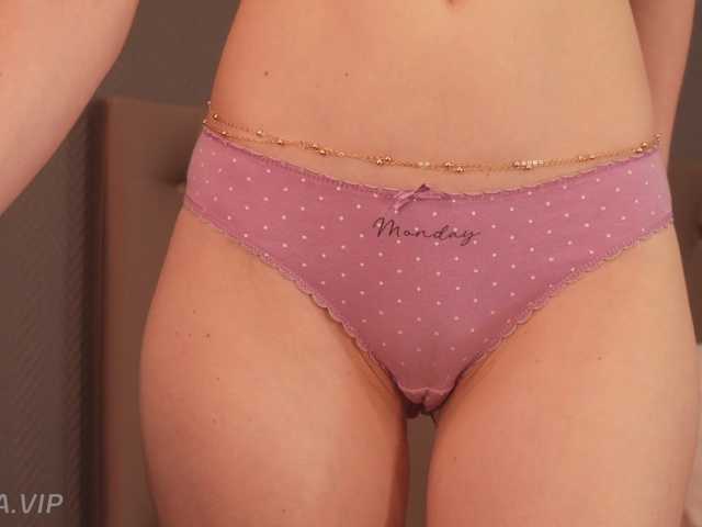 Nikki-Gia's BongaCams show and profile