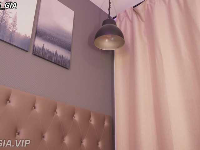 Nikki-Gia live cam on BongaCams