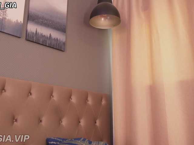 Nikki-Gia live cam on BongaCams