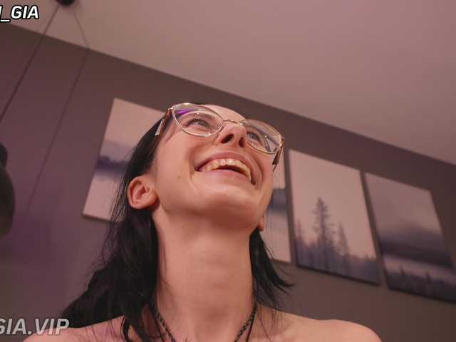 Nikki-Gia live cam on BongaCams