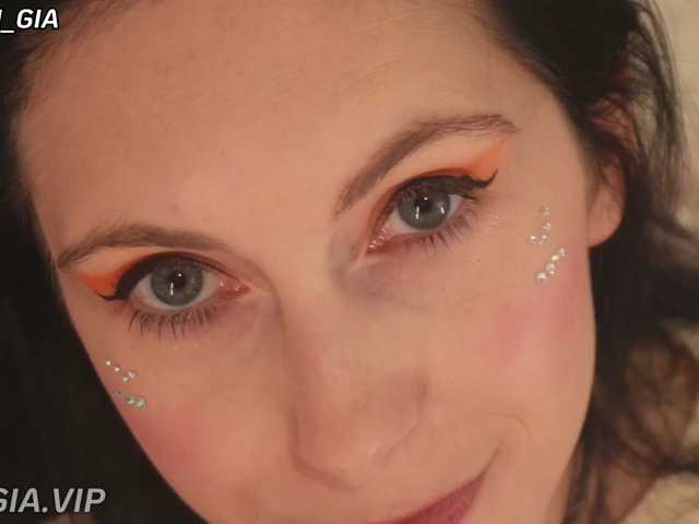 Nikki-Gia live cam on BongaCams