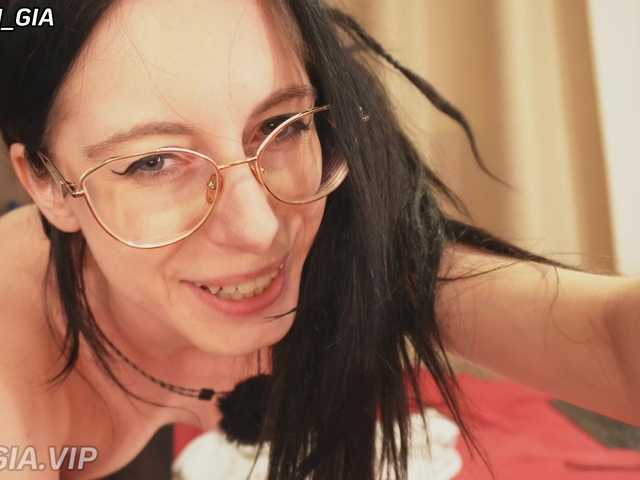 Nikki-Gia live cam on BongaCams