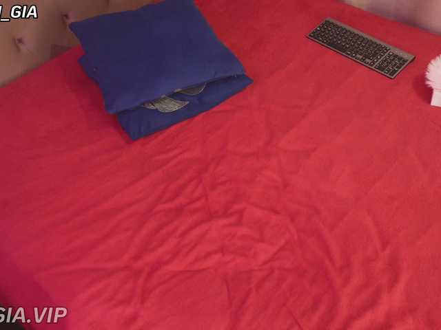 Nikki-Gia live cam on BongaCams