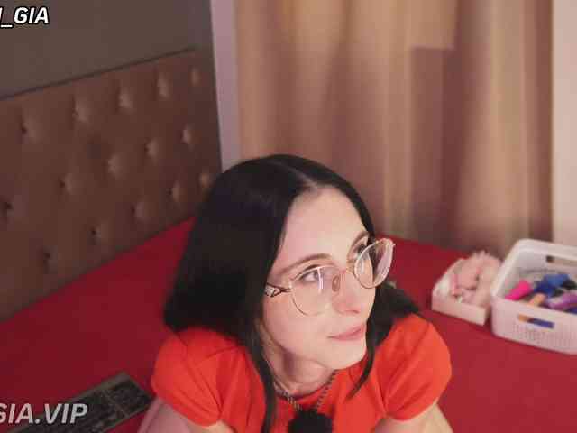 Nikki-Gia webcam