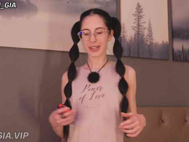 Nikki-Gia webcam