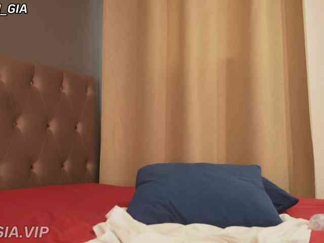 Nikki-Gia webcam