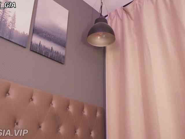 Nikki-Gia webcam