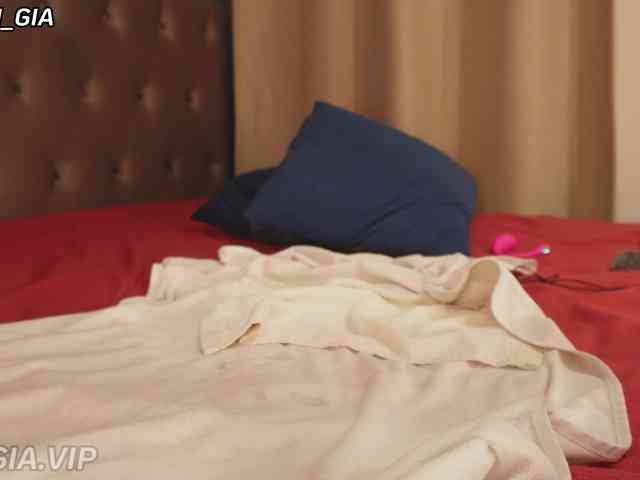 Nikki-Gia webcam