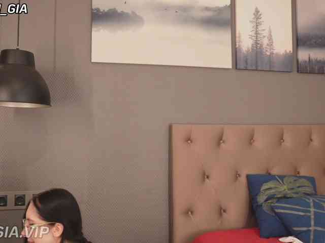 Nikki-Gia webcam