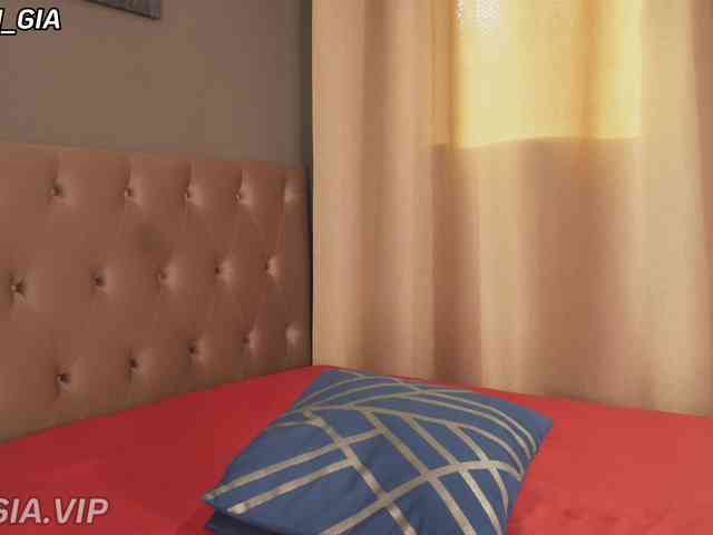 Nikki-Gia webcam