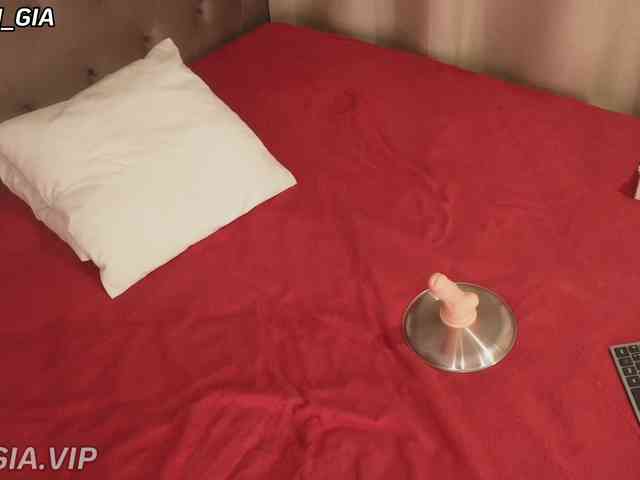 Nikki-Gia webcam