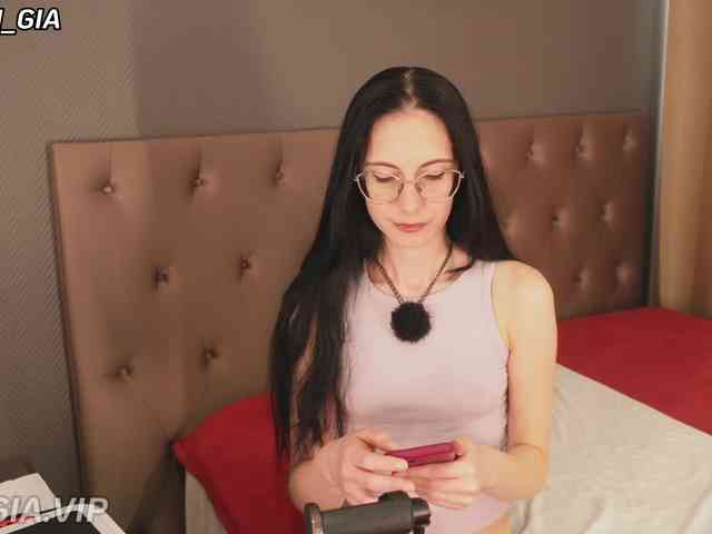 Nikki-Gia webcam