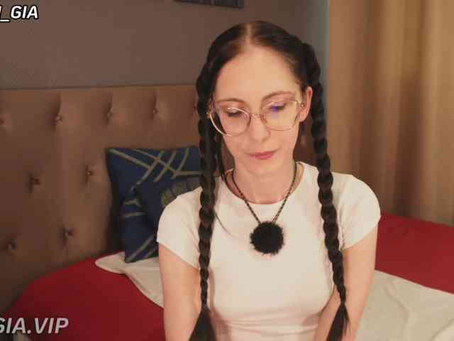 Nikki-Gia webcam
