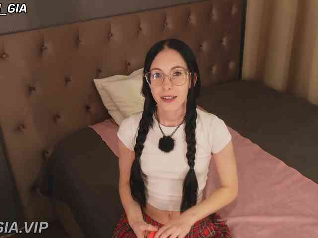 Nikki-Gia webcam