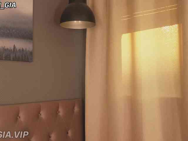 Nikki-Gia webcam