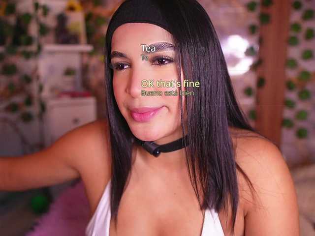 zoeyfox's BongaCams show and profile