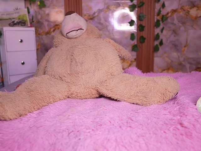 zoeyfox's BongaCams show and profile