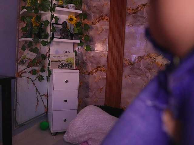 zoeyfox's BongaCams show and profile