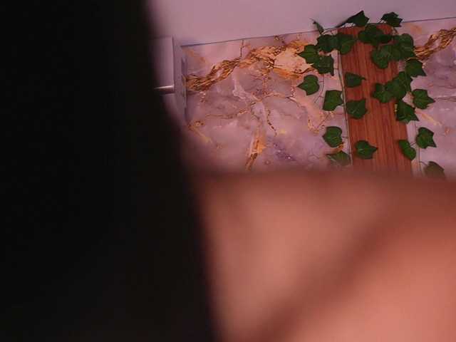 zoeyfox's BongaCams show and profile