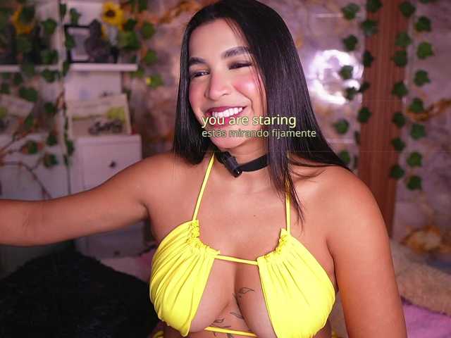 zoeyfox's BongaCams show and profile