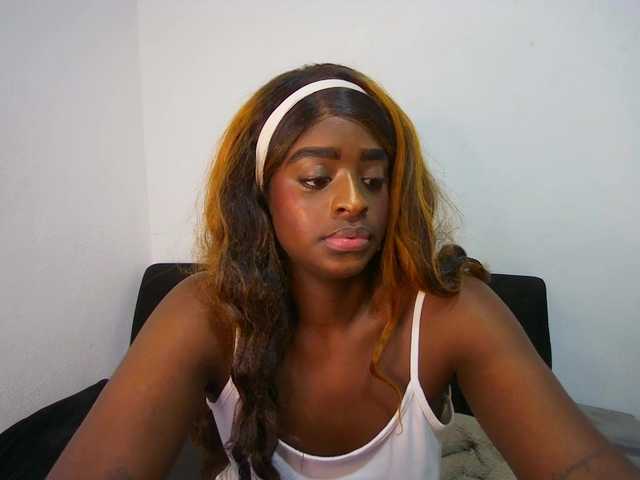Amara-Rose1 live cam on BongaCams