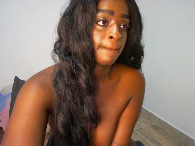 Amara-Rose1 live cam on BongaCams