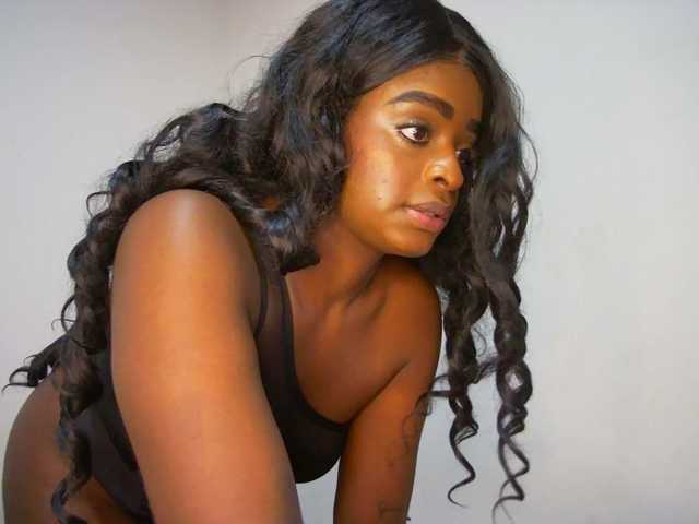 Amara-Rose1 live cam on BongaCams