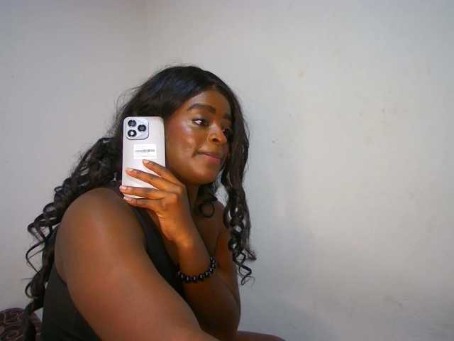 Amara-Rose1 live cam on BongaCams