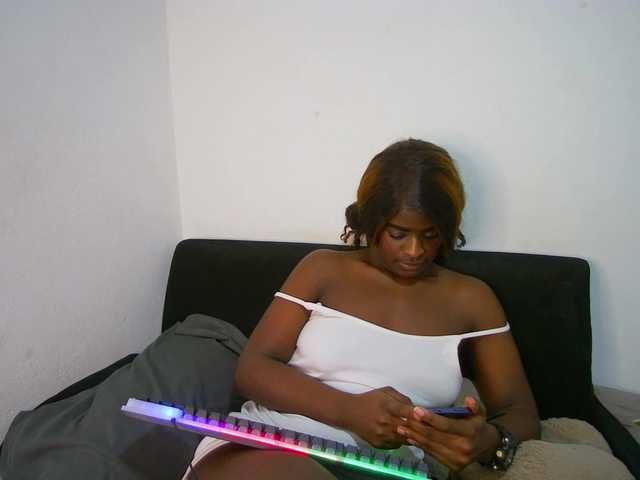 Amara-Rose1 live cam on BongaCams