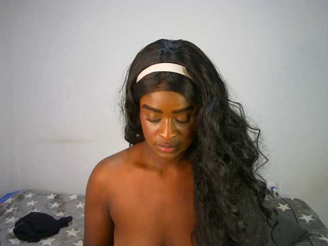 Amara-Rose1 live cam on BongaCams