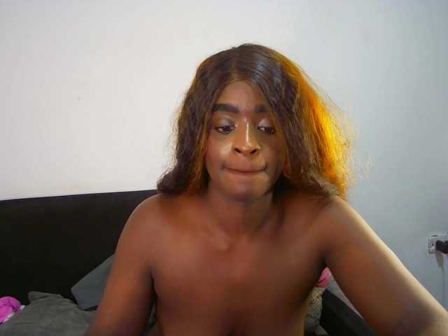 HannahCox19 live webcam show
