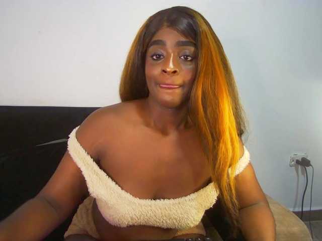 Amara__R1 live webcam show