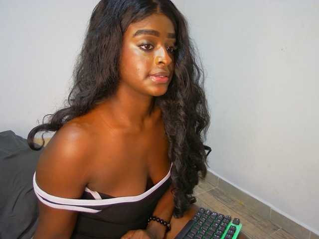 Amara-Rose1 live cam on BongaCams