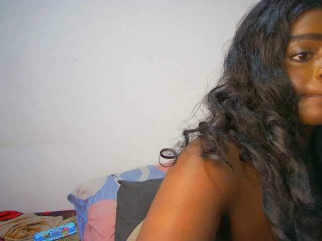 Amara-Rose1 live cam on BongaCams