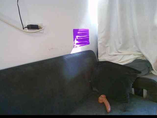 HannahCox19 webcam