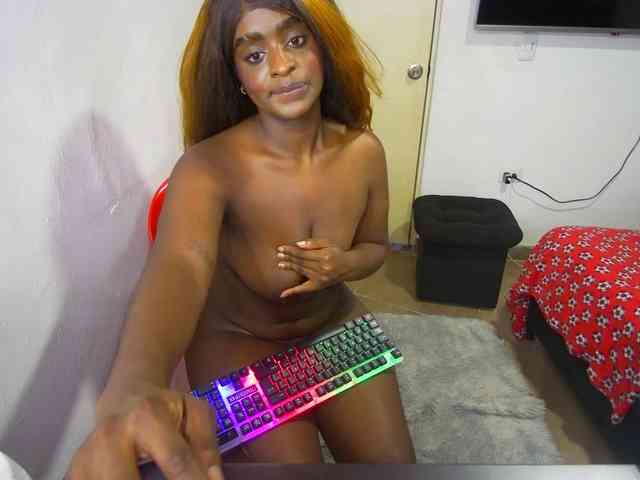 Amara__R1 webcam