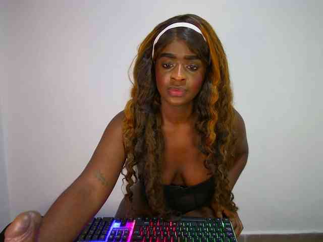 Amara__R1 webcam