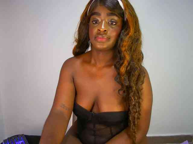 Amara__R1 webcam