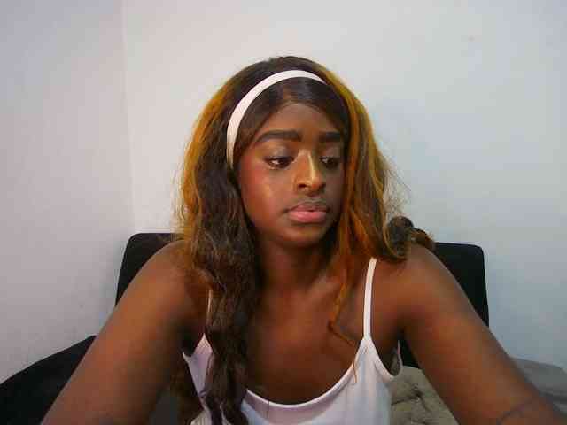 Amara__R1 webcam