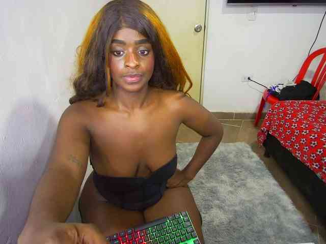 Amara__R1 webcam