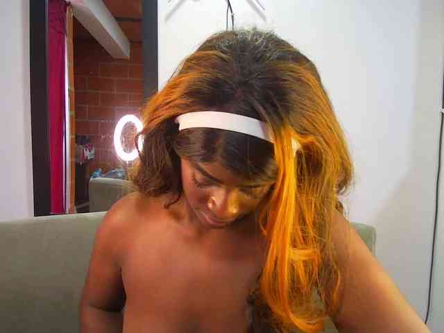 HannahCox19 Live Webcam on BongaCams