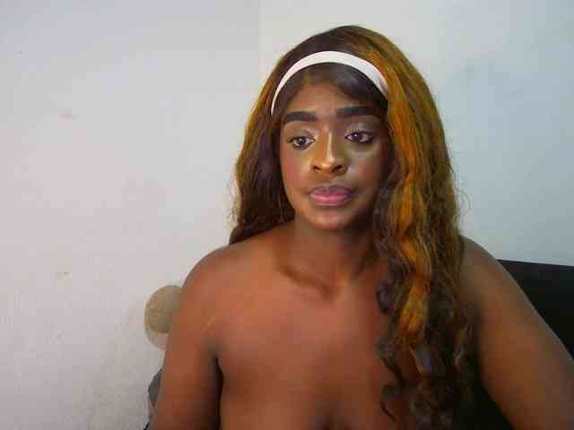 Amara__R1 webcam
