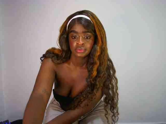 Amara__R1 webcam