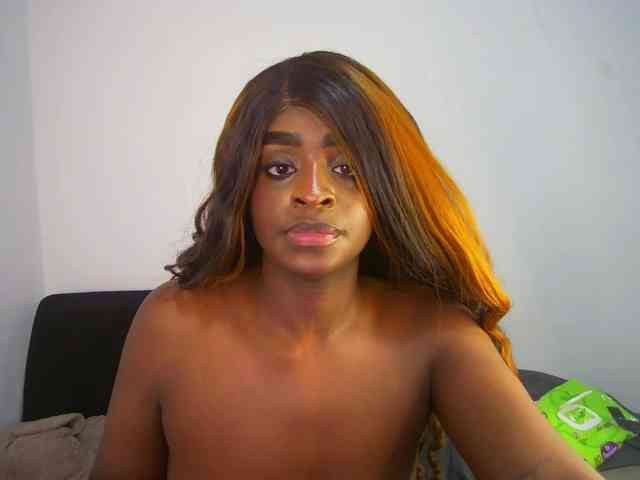 Amara__R1 webcam