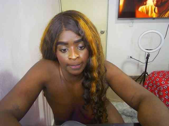 Amara__R1 webcam