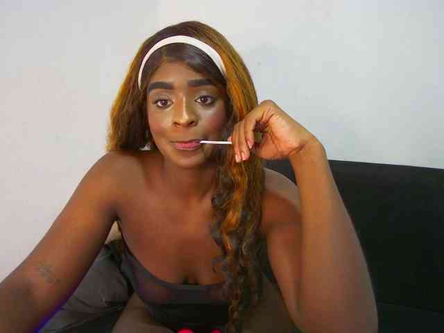 Amara__R1 webcam